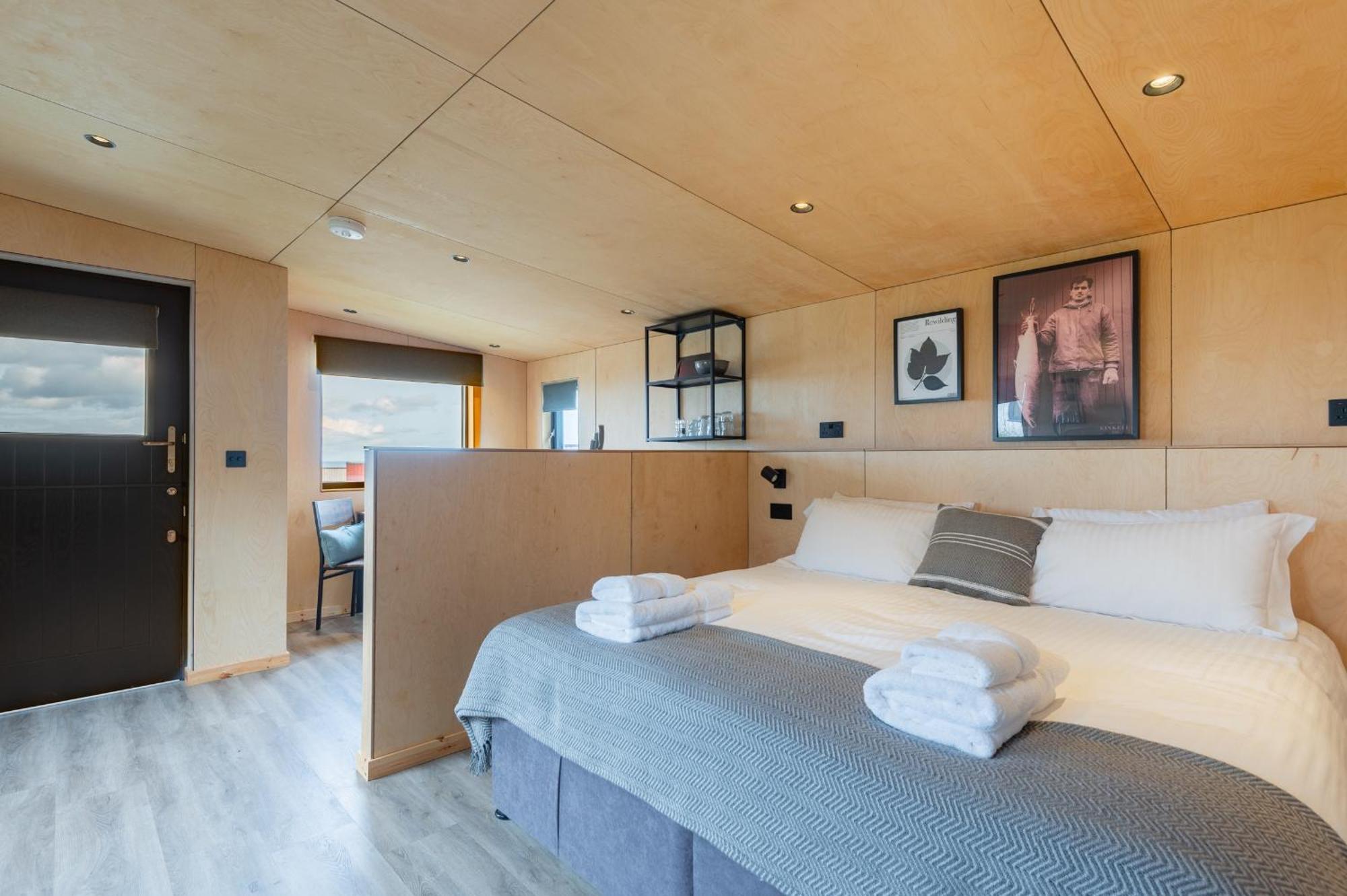Rustic Cabins, Sea Views From Rewilded Farm With Highland Cows St Andrews Eksteriør billede